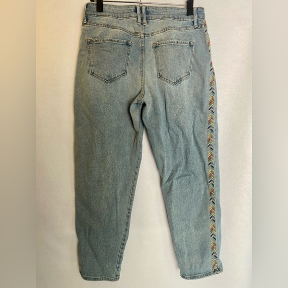 Fall Vibes Mid-Rise Taper Leg Embroidered Stripe Jeans - Knox Rose Light Wash 8 - Picture 3 of 8